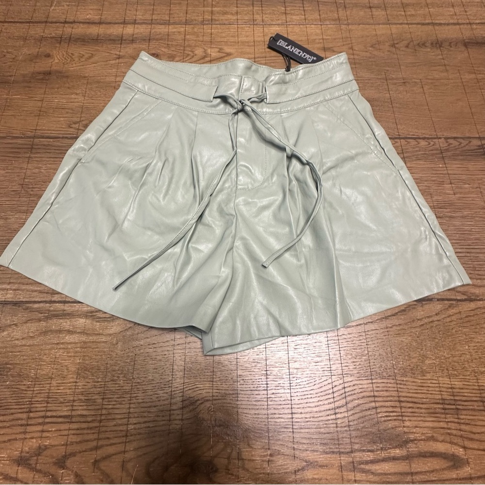 Blank NYC Faux Leather Pleated Drawstring Shorts NWT Sage Green Sz 25